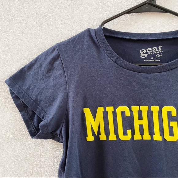 Michigan Wolverines Short Sleeve Logo Tee - Picture 3 of 6